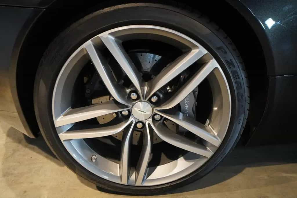 Aston Martin DB9 6.0 Coupe V12-BRD-U-frei-Aston gepflegt 07/2015-photo-17