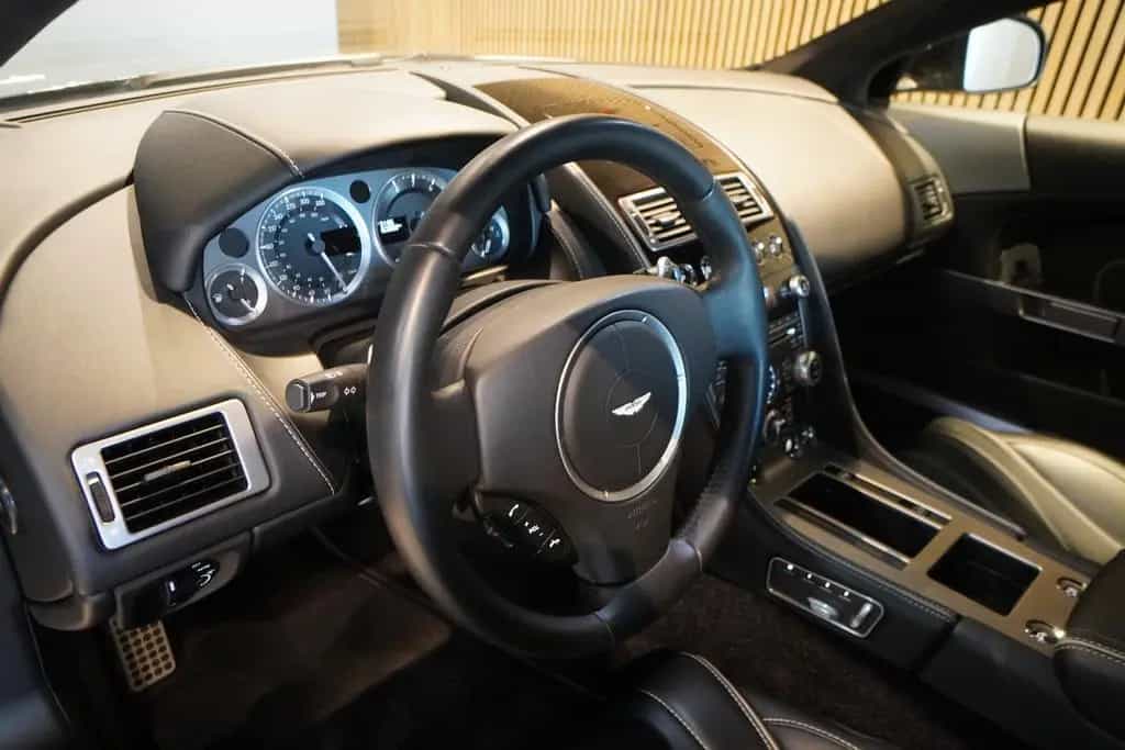 Aston Martin DB9 6.0 Coupe V12-BRD-U-frei-Aston gepflegt 07/2015-photo-4