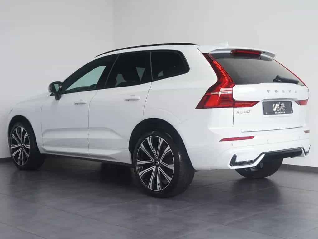 Volvo XC60 B4 D R-Design LED/ILS/AHK/LM21" 01/2022-photo-2