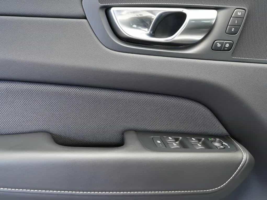 Volvo XC60 B4 D R-Design LED/ILS/AHK/LM21" 01/2022-photo-7
