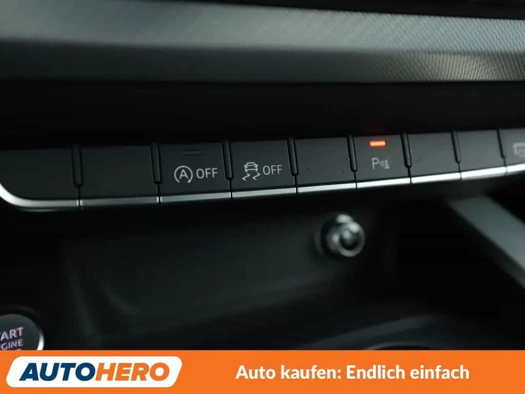 Audi A4 1.4 TFSI ACT Sport*NAVI*PDC*XENON*SHZ*AHK* 10/2017-photo-25