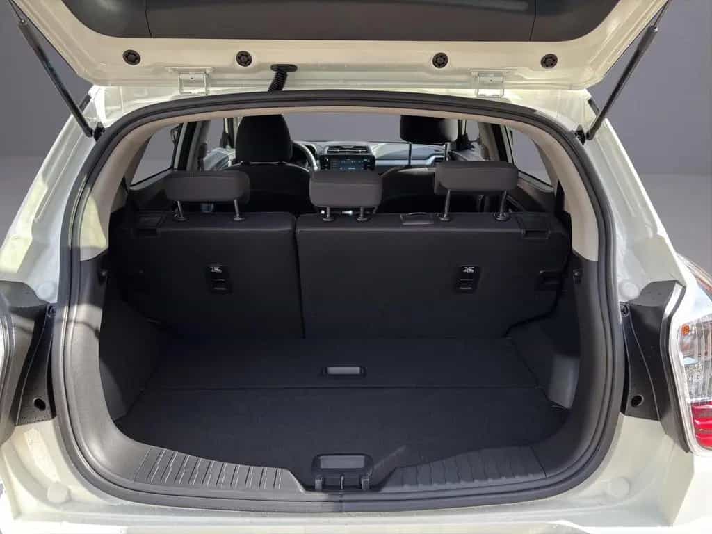 KGM Tivoli Essential 1.5 2WD *SHZ/RFK/APP/PDC* null-photo-13