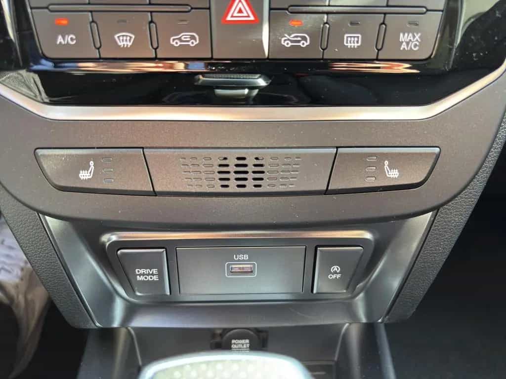 KGM Tivoli Essential 1.5 2WD *SHZ/RFK/APP/PDC* null-photo-18