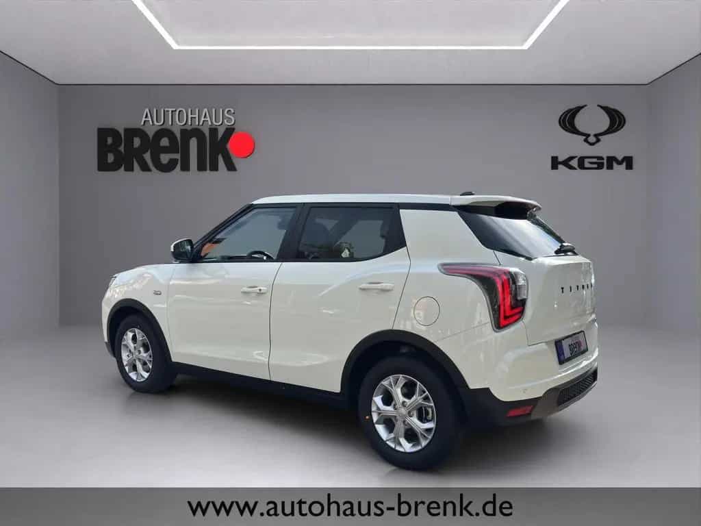 KGM Tivoli Essential 1.5 2WD *SHZ/RFK/APP/PDC* null-photo-2