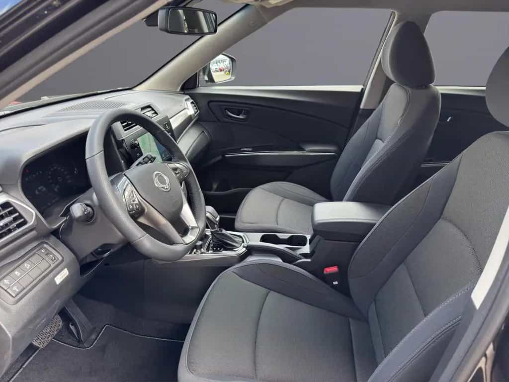 KGM Tivoli Essential 1.5 2WD *SHZ/RFK/APP/PDC* null-photo-10