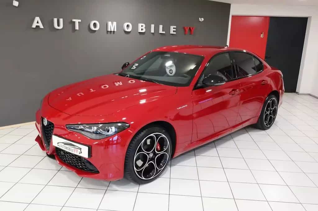 Alfa Romeo Giulia Veloce Q4,Aut,Matirx,Nav,KeyG,RFK,TWA,ACC 10/2024-photo-1