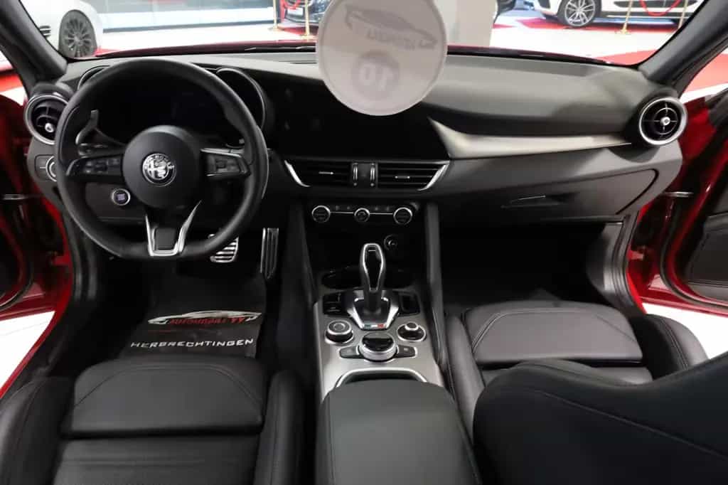 Alfa Romeo Giulia Veloce Q4,Aut,Matirx,Nav,KeyG,RFK,TWA,ACC 10/2024-photo-14