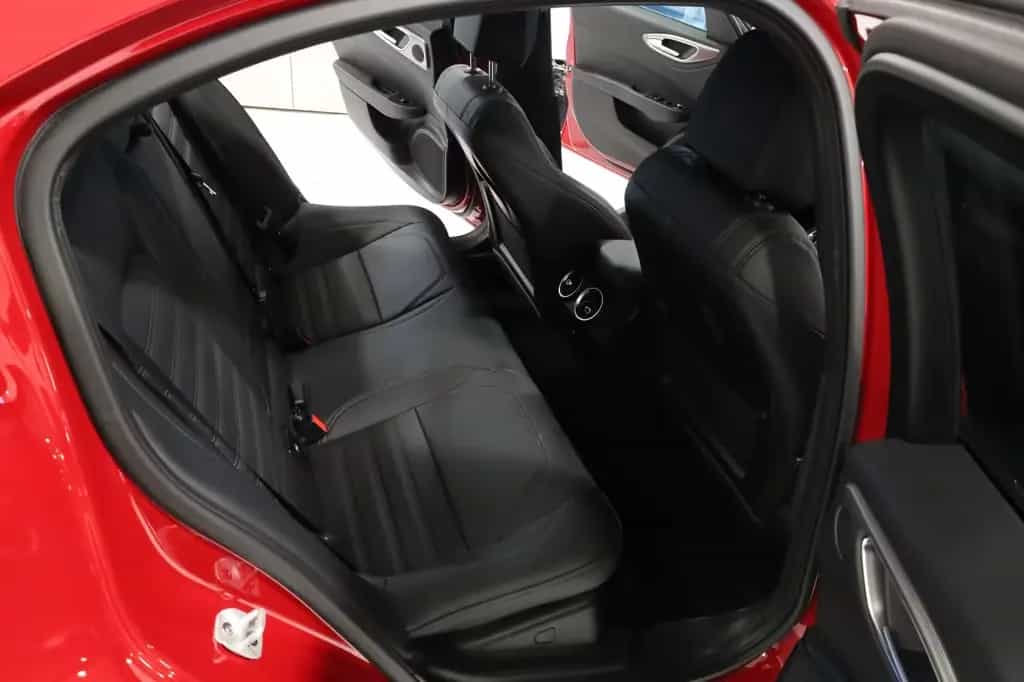 Alfa Romeo Giulia Veloce Q4,Aut,Matirx,Nav,KeyG,RFK,TWA,ACC 10/2024-photo-18