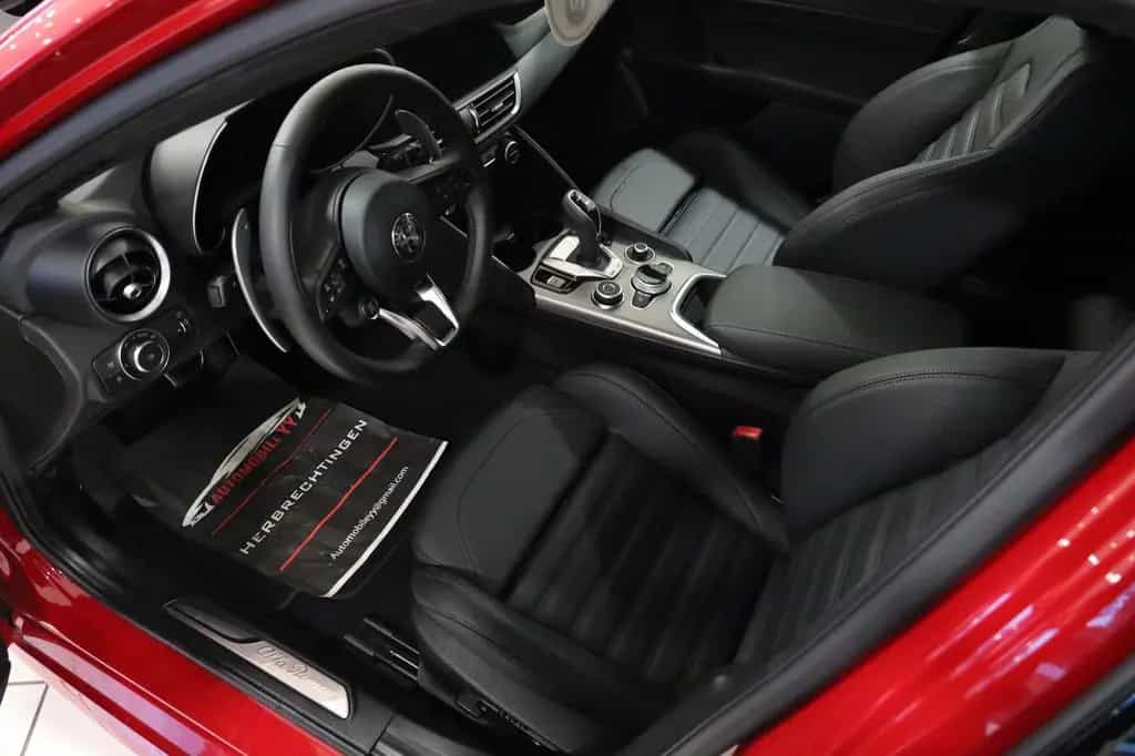 Alfa Romeo Giulia Veloce Q4,Aut,Matirx,Nav,KeyG,RFK,TWA,ACC 10/2024-photo-20