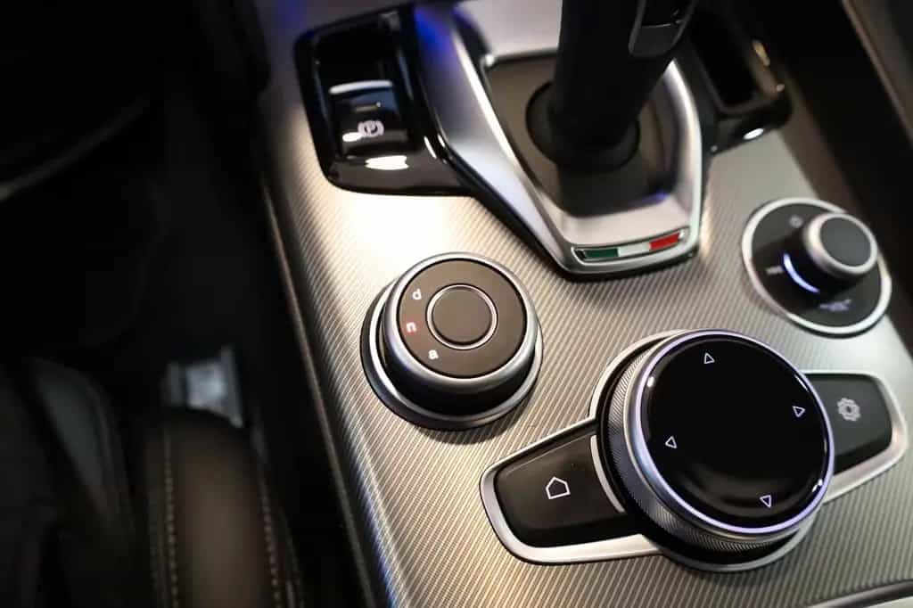 Alfa Romeo Giulia Veloce Q4,Aut,Matirx,Nav,KeyG,RFK,TWA,ACC 10/2024-photo-22