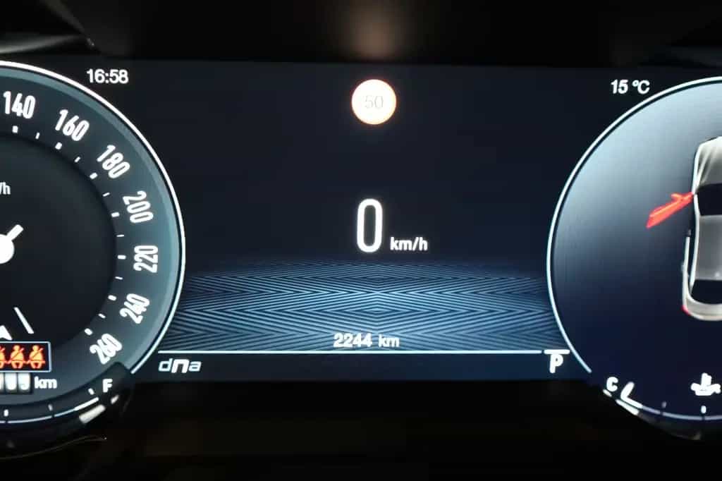 Alfa Romeo Giulia Veloce Q4,Aut,Matirx,Nav,KeyG,RFK,TWA,ACC 10/2024-photo-23