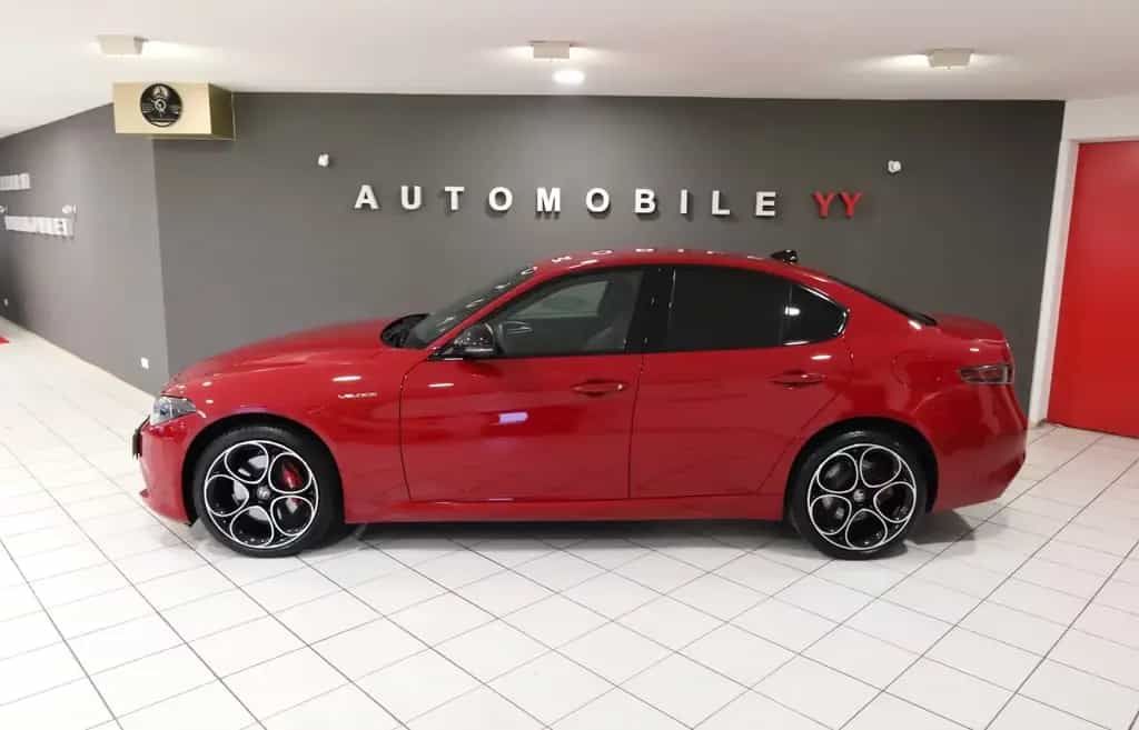 Alfa Romeo Giulia Veloce Q4,Aut,Matirx,Nav,KeyG,RFK,TWA,ACC 10/2024-photo-3
