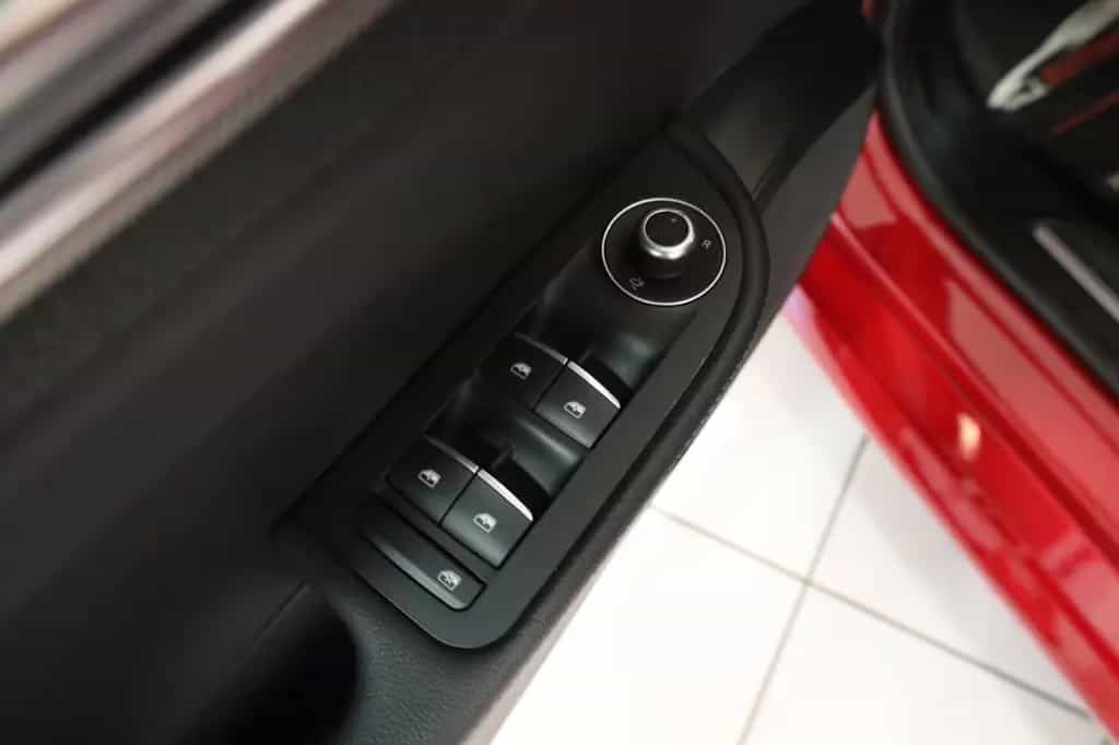 Alfa Romeo Giulia Veloce Q4,Aut,Matirx,Nav,KeyG,RFK,TWA,ACC 10/2024-photo-34