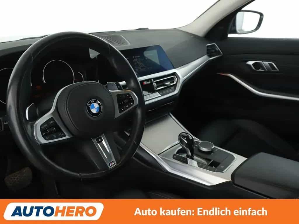 BMW 3 Series 330i Sport Line Aut.*NAVI*PDC*SHZ*TEMPO*ALU* 11/2019-photo-10
