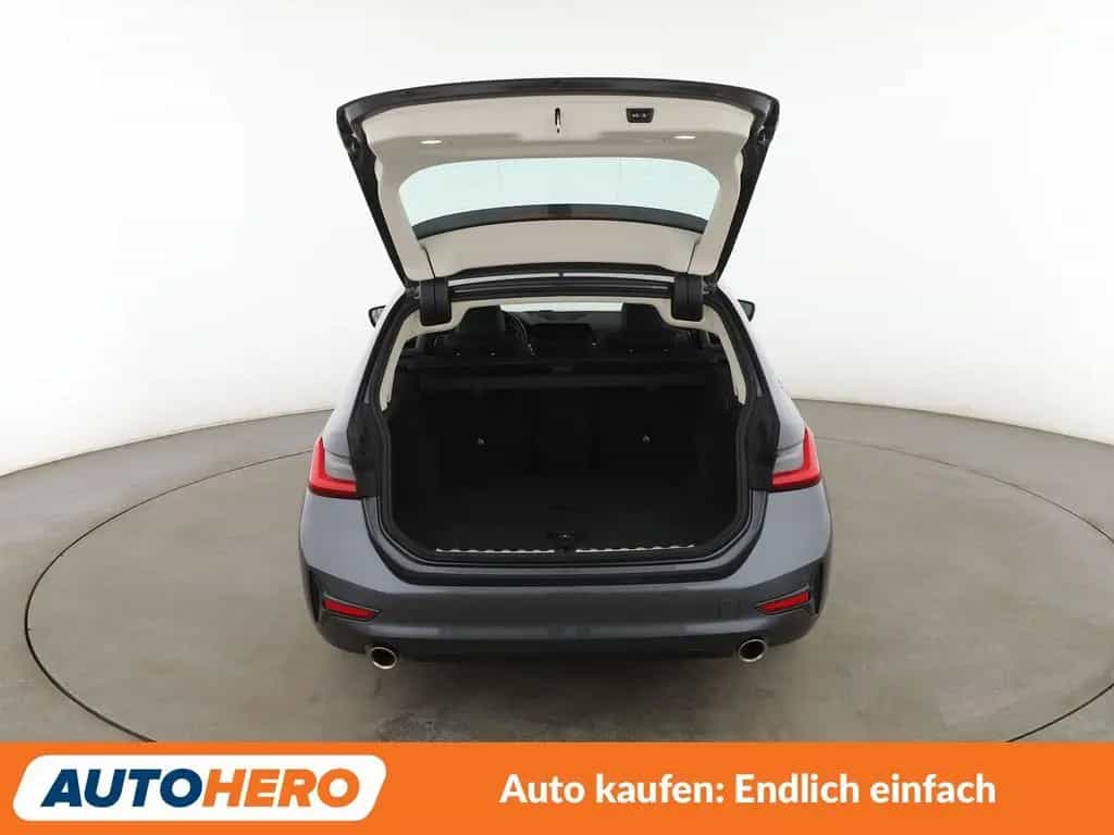 BMW 3 Series 330i Sport Line Aut.*NAVI*PDC*SHZ*TEMPO*ALU* 11/2019-photo-16