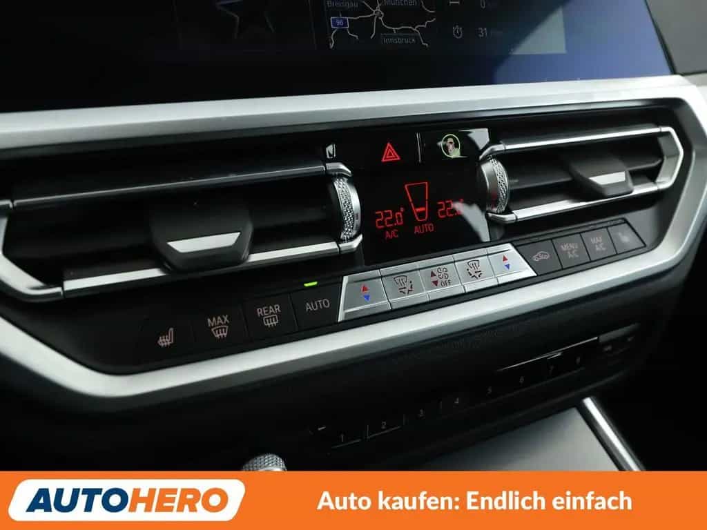 BMW 3 Series 330i Sport Line Aut.*NAVI*PDC*SHZ*TEMPO*ALU* 11/2019-photo-21