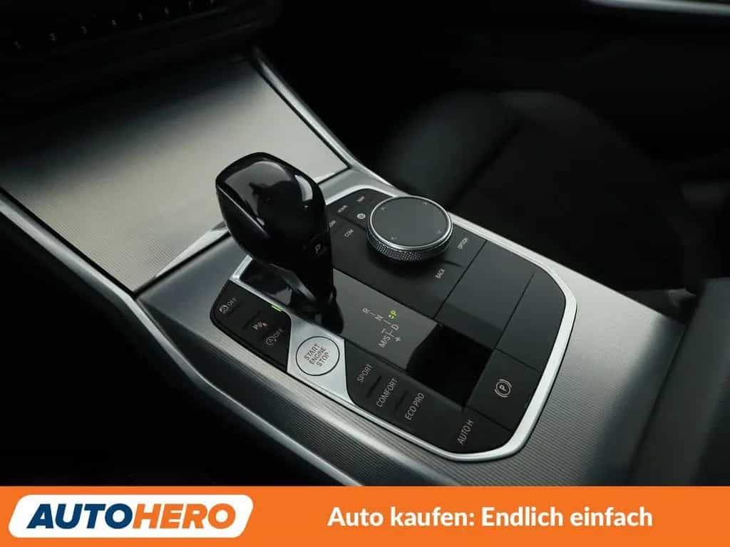 BMW 3 Series 330i Sport Line Aut.*NAVI*PDC*SHZ*TEMPO*ALU* 11/2019-photo-23