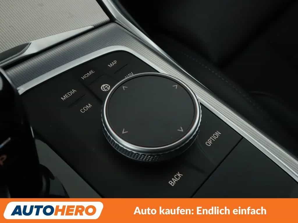 BMW 3 Series 330i Sport Line Aut.*NAVI*PDC*SHZ*TEMPO*ALU* 11/2019-photo-27