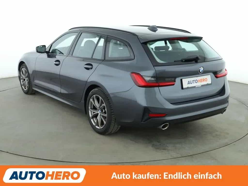 BMW 3 Series 330i Sport Line Aut.*NAVI*PDC*SHZ*TEMPO*ALU* 11/2019-photo-3