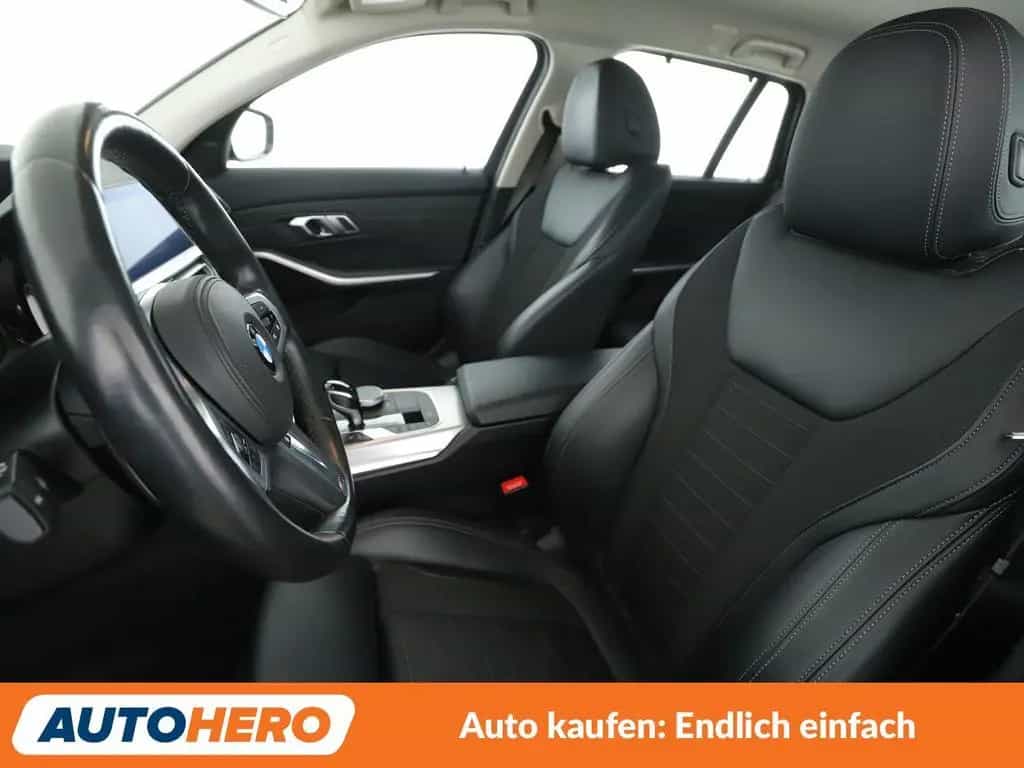 BMW 3 Series 330i Sport Line Aut.*NAVI*PDC*SHZ*TEMPO*ALU* 11/2019-photo-9