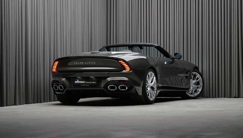 Aston Martin Vanquish Volante null-photo-1