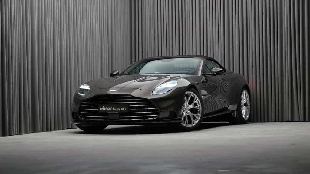 Aston Martin Vanquish Volante null-photo-12