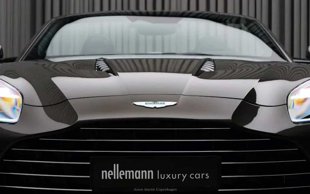 Aston Martin Vanquish Volante null-photo-18