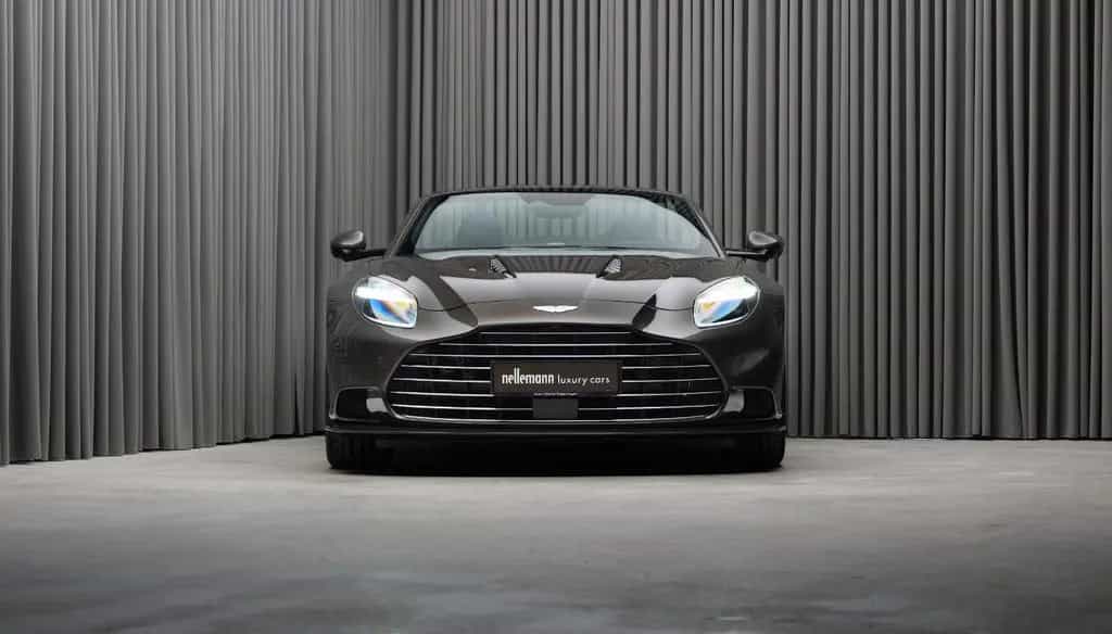 Aston Martin Vanquish Volante null-photo-2