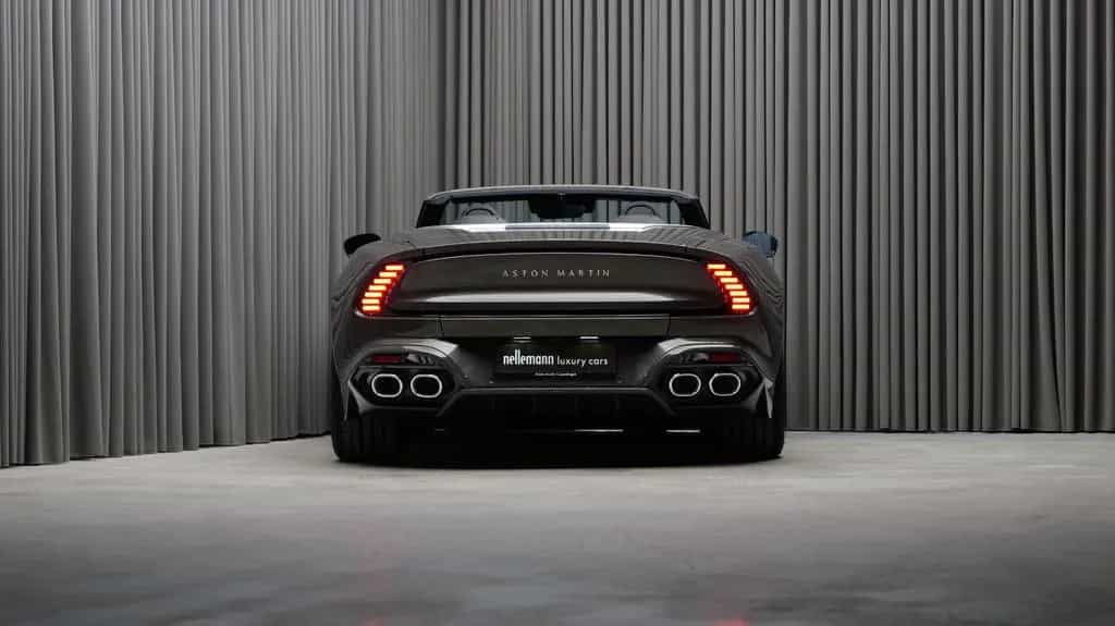 Aston Martin Vanquish Volante null-photo-3