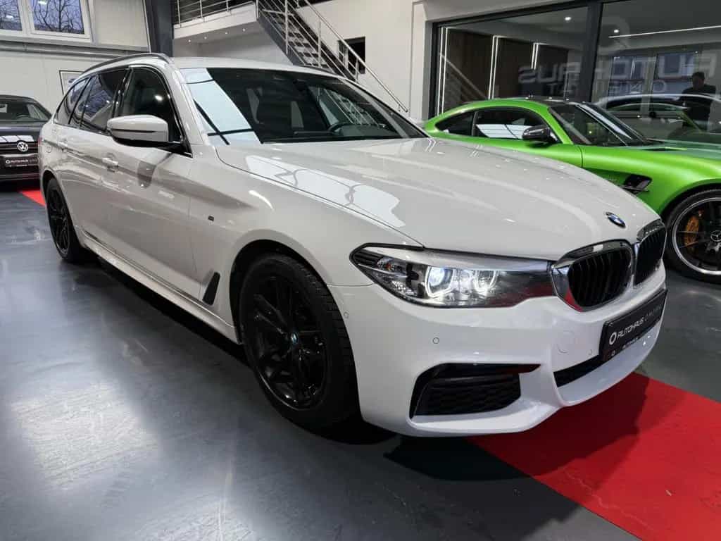BMW 5 Series 520 d M Sportpaket 2HD/R-Kamera/LED/Alcantara 06/2020-photo-1