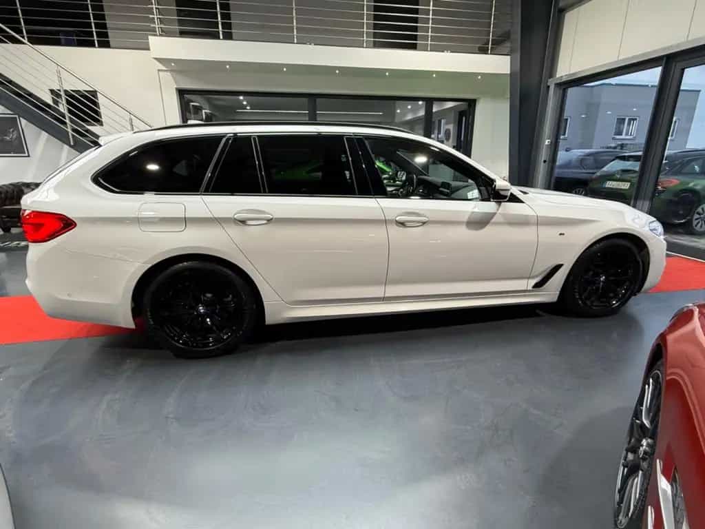 BMW 5 Series 520 d M Sportpaket 2HD/R-Kamera/LED/Alcantara 06/2020-photo-2
