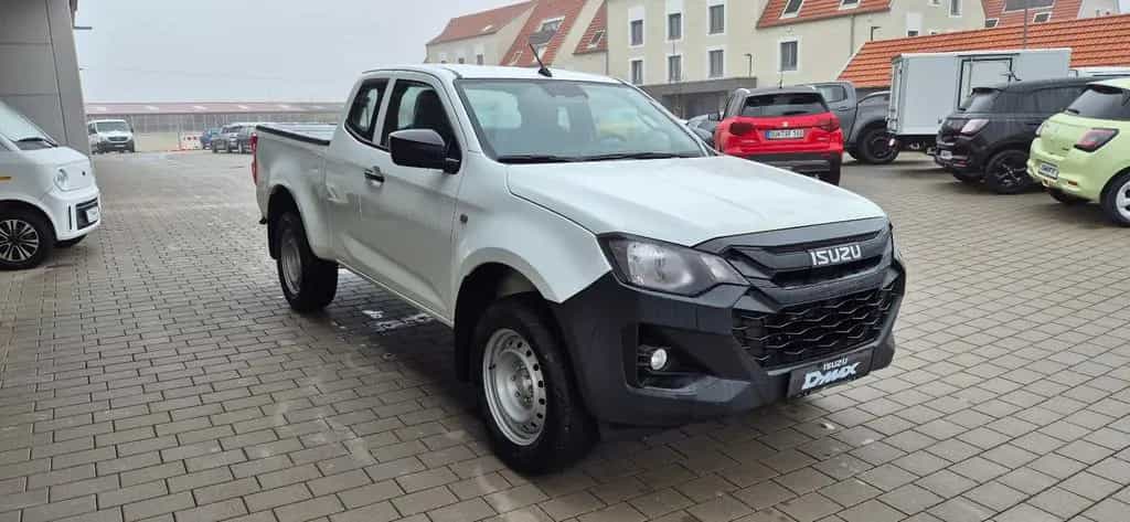 Isuzu D-Max 1.9D Space Cab L 4WD AT null-photo-0