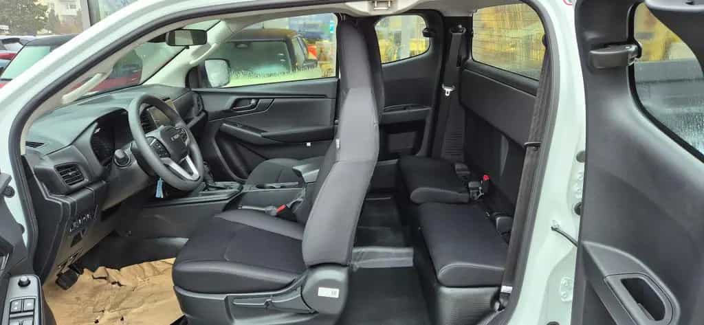 Isuzu D-Max 1.9D Space Cab L 4WD AT null-photo-5
