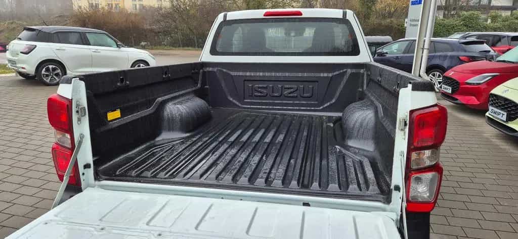 Isuzu D-Max 1.9D Space Cab L 4WD AT null-photo-8