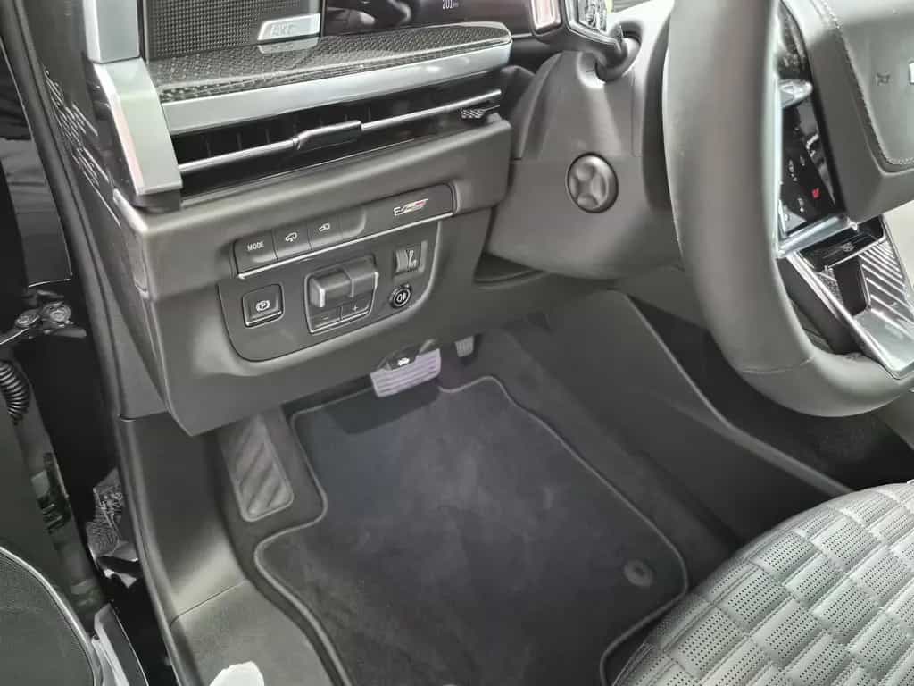 Cadillac Escalade V-Series 692 PS Carbon ABV 24 Zoll VOLL null-photo-31