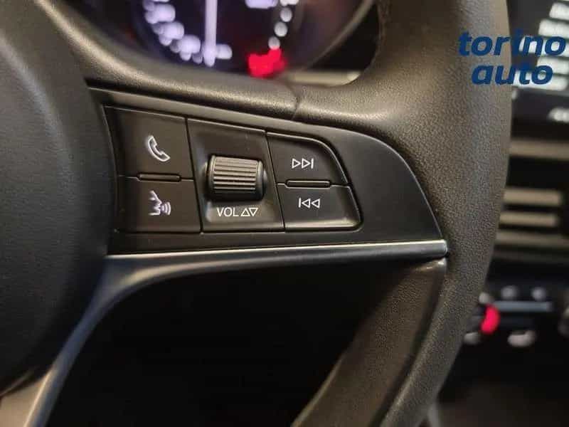 Alfa Romeo Giulia Giulia 2.2 Turbodiesel 180 CV 04/2018-photo-11