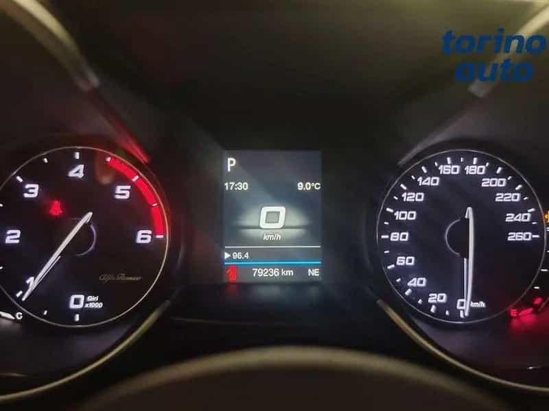 Alfa Romeo Giulia Giulia 2.2 Turbodiesel 180 CV 04/2018-photo-12