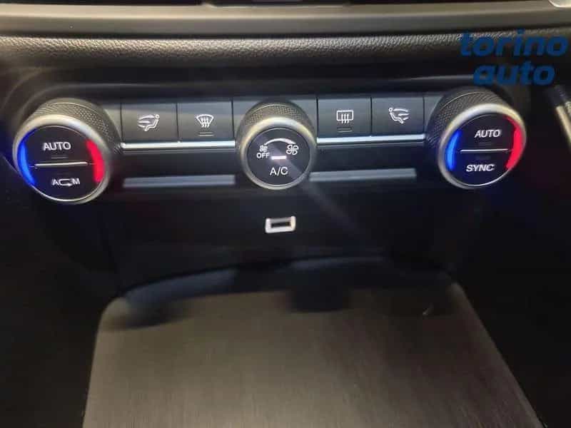 Alfa Romeo Giulia Giulia 2.2 Turbodiesel 180 CV 04/2018-photo-14