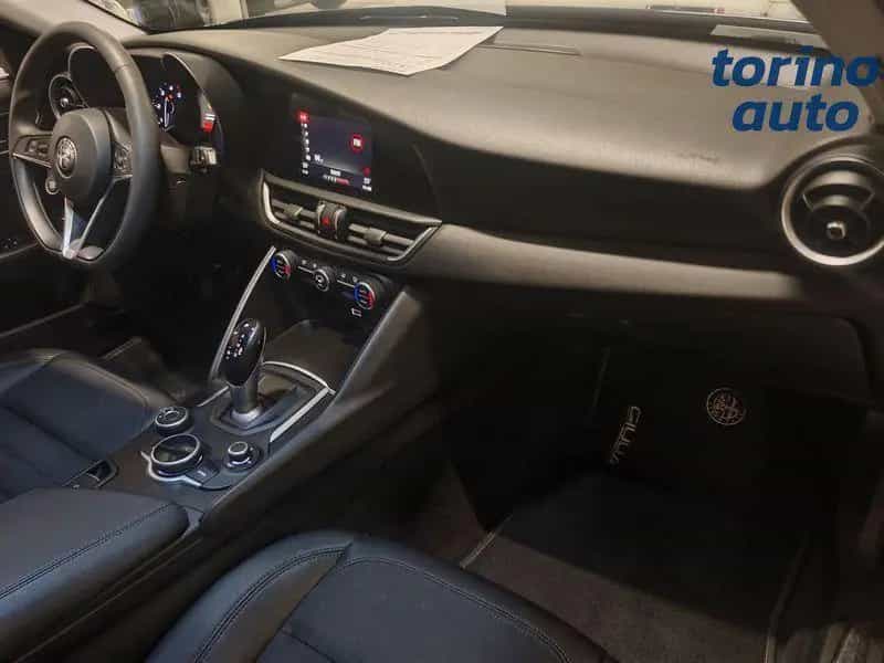 Alfa Romeo Giulia Giulia 2.2 Turbodiesel 180 CV 04/2018-photo-4