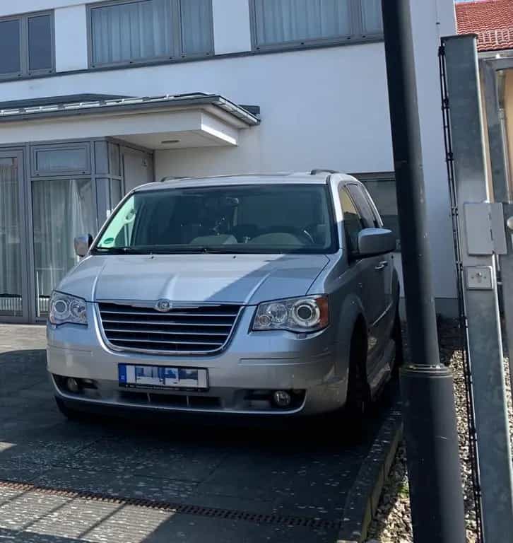 Chrysler Grand Voyager TÜV 2 Jahre ! BEHINDERTENGERECHT 12/2010-photo-1
