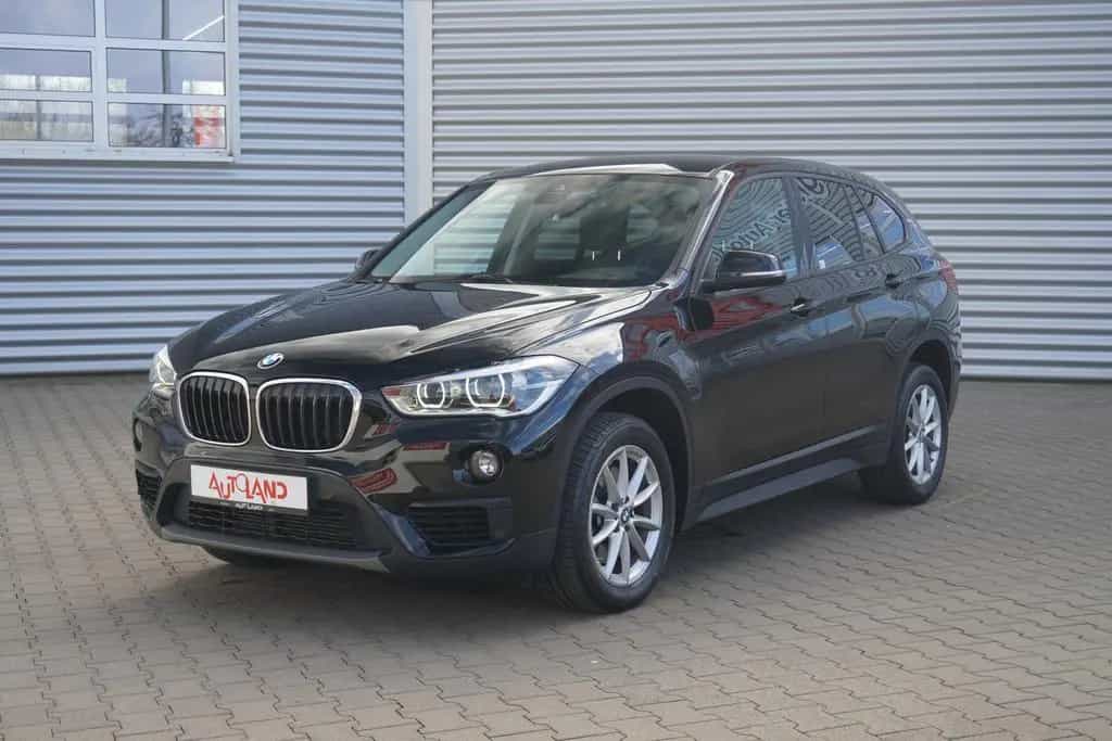 BMW X1 sDrive 20 i Advantage LED Navi el. Heckklappe 09/2019-photo-1