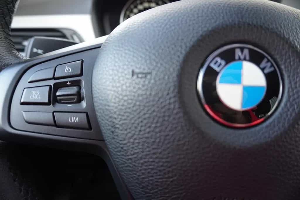 BMW X1 sDrive 20 i Advantage LED Navi el. Heckklappe 09/2019-photo-13