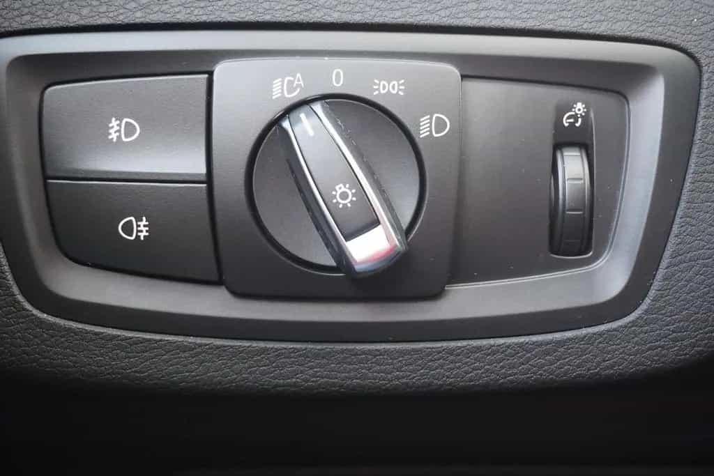 BMW X1 sDrive 20 i Advantage LED Navi el. Heckklappe 09/2019-photo-17