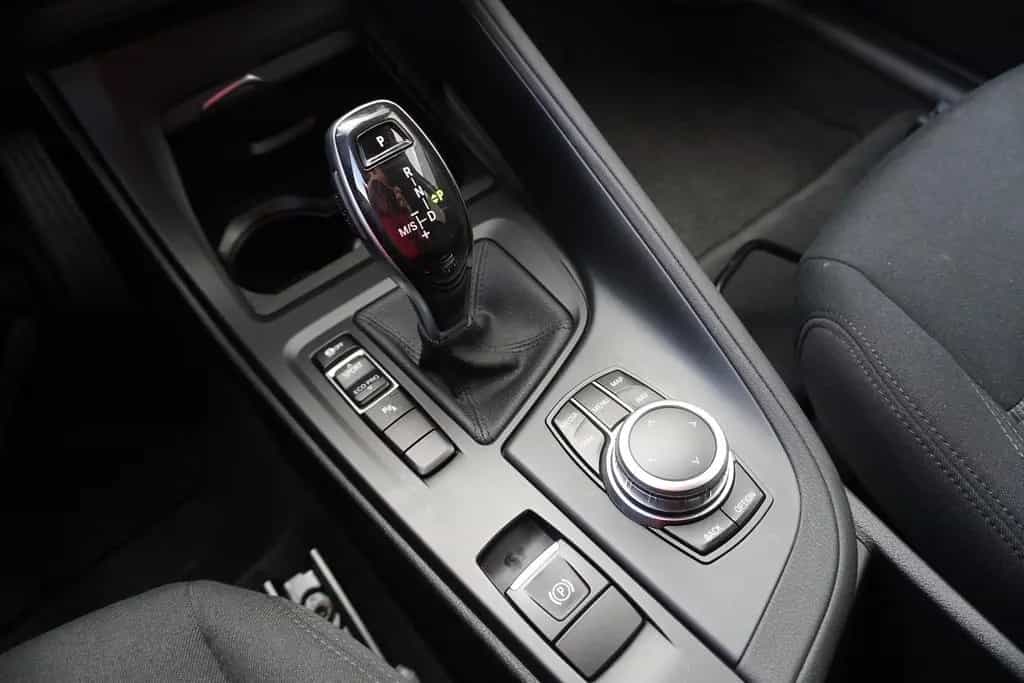 BMW X1 sDrive 20 i Advantage LED Navi el. Heckklappe 09/2019-photo-27