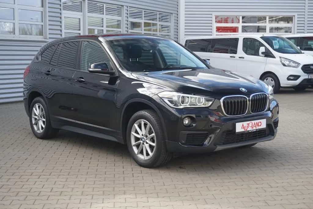 BMW X1 sDrive 20 i Advantage LED Navi el. Heckklappe 09/2019-photo-3