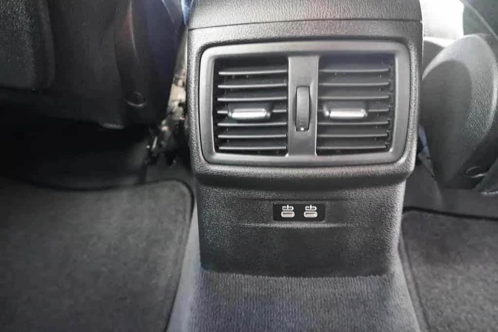 BMW X1 sDrive 20 i Advantage LED Navi el. Heckklappe 09/2019-photo-31