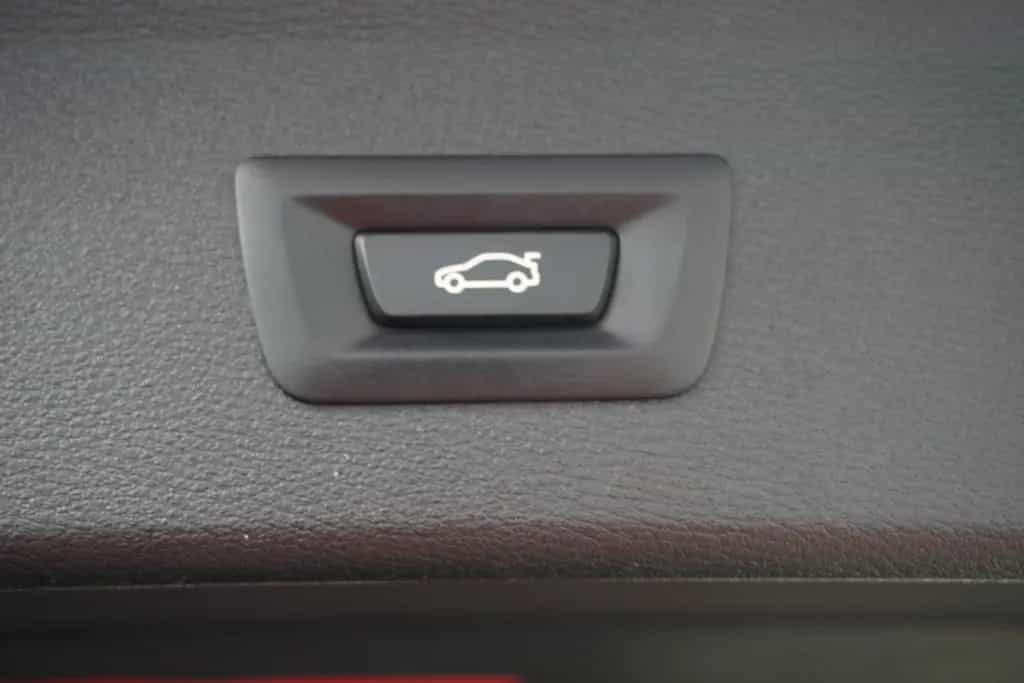 BMW X1 sDrive 20 i Advantage LED Navi el. Heckklappe 09/2019-photo-34