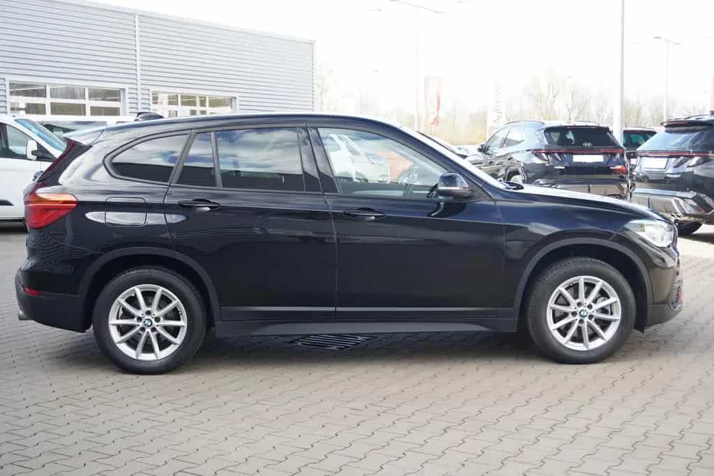 BMW X1 sDrive 20 i Advantage LED Navi el. Heckklappe 09/2019-photo-4