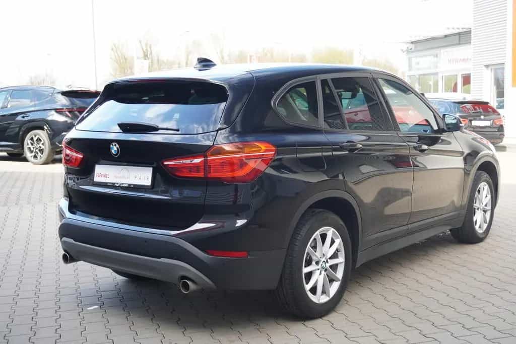 BMW X1 sDrive 20 i Advantage LED Navi el. Heckklappe 09/2019-photo-5