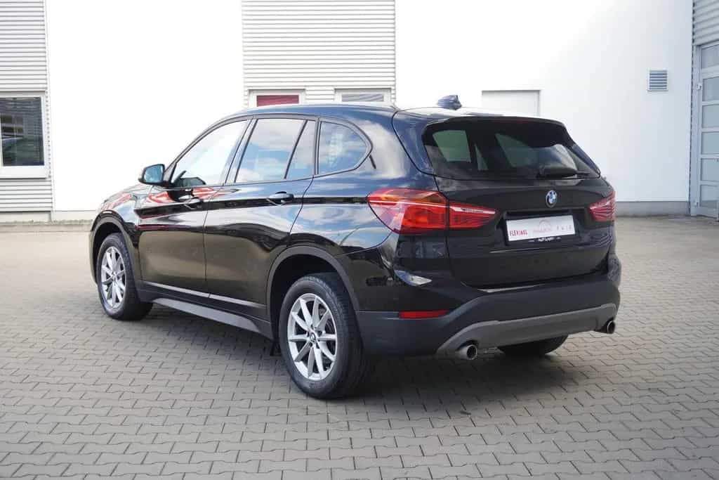 BMW X1 sDrive 20 i Advantage LED Navi el. Heckklappe 09/2019-photo-7